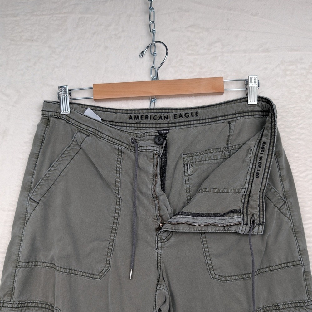 American Eagle Cargo Pants Women's 32x30 Green Baggy Wide Leg Stretch Utility